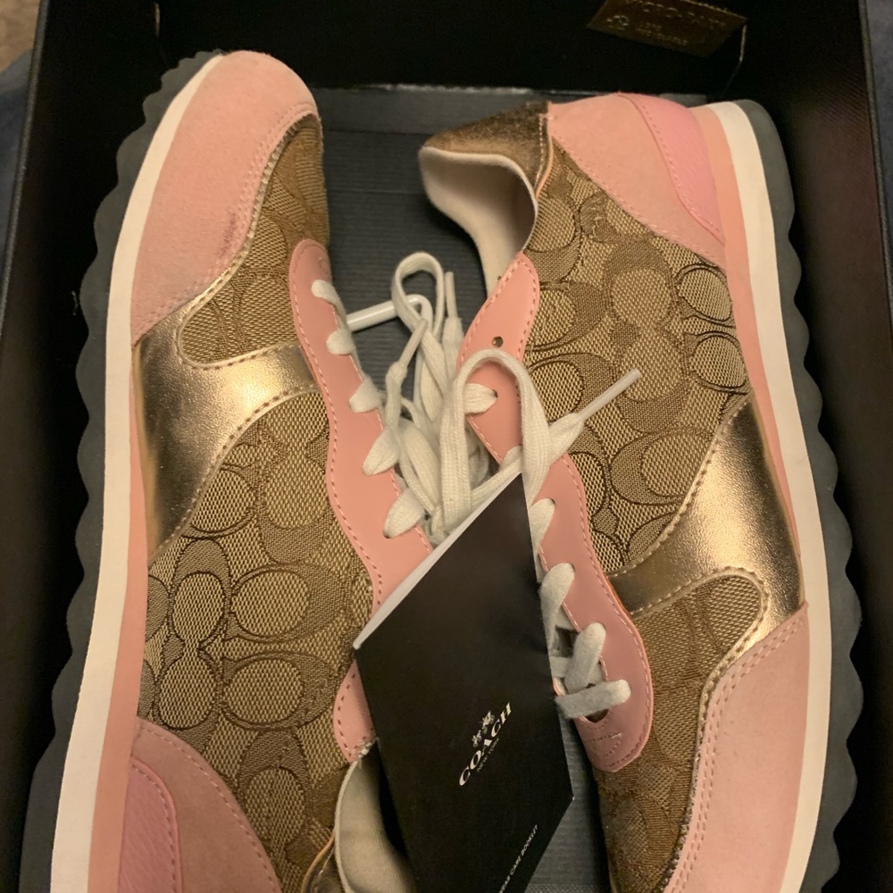 Coach signature tennis shoes